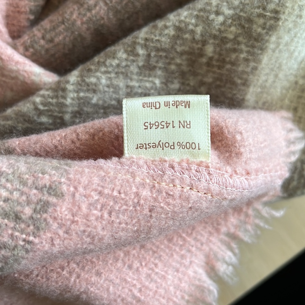 Woman’s Scarf - Picture 3 of 3